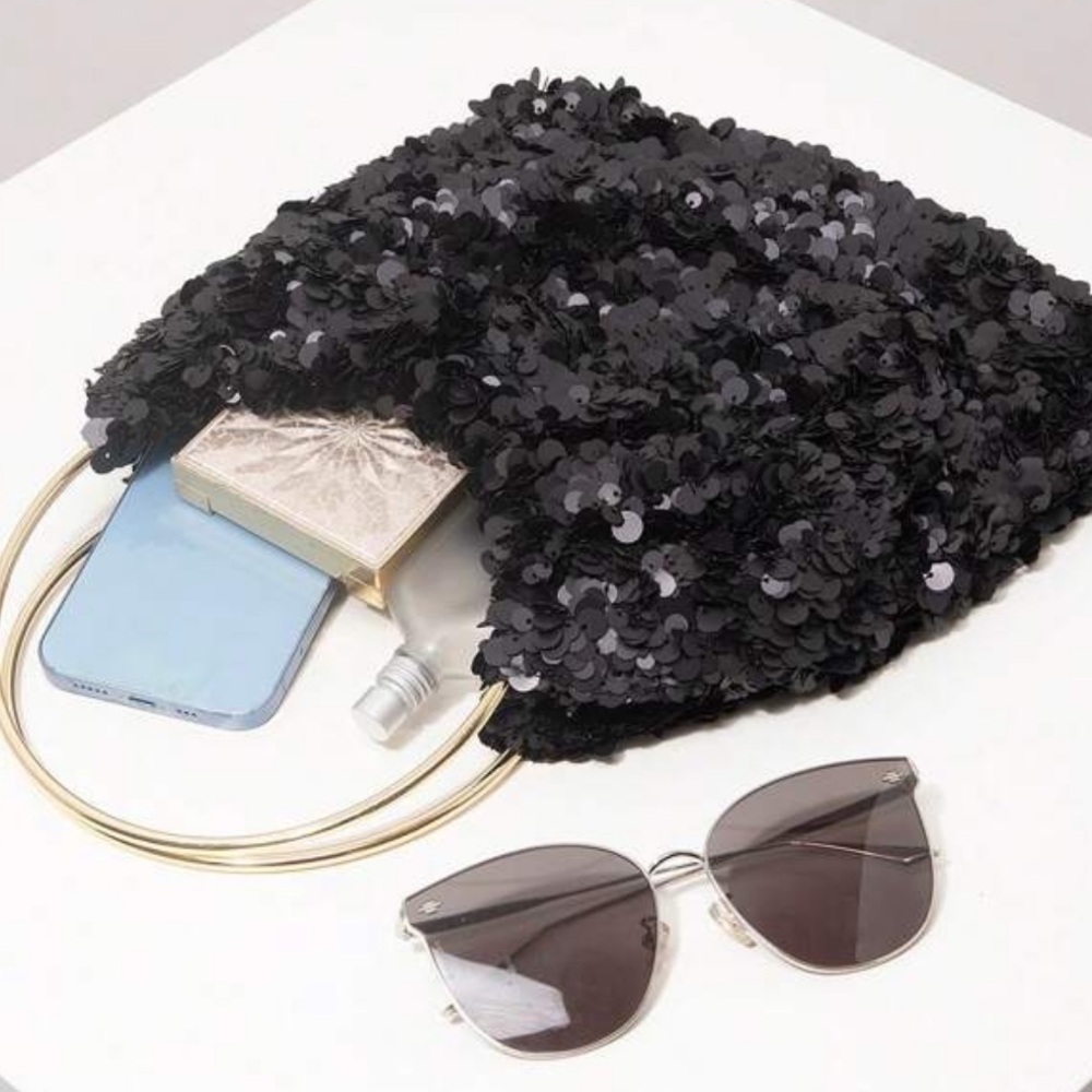 🎩 Black Sequin Bag 🎩 - Picture 6 of 7